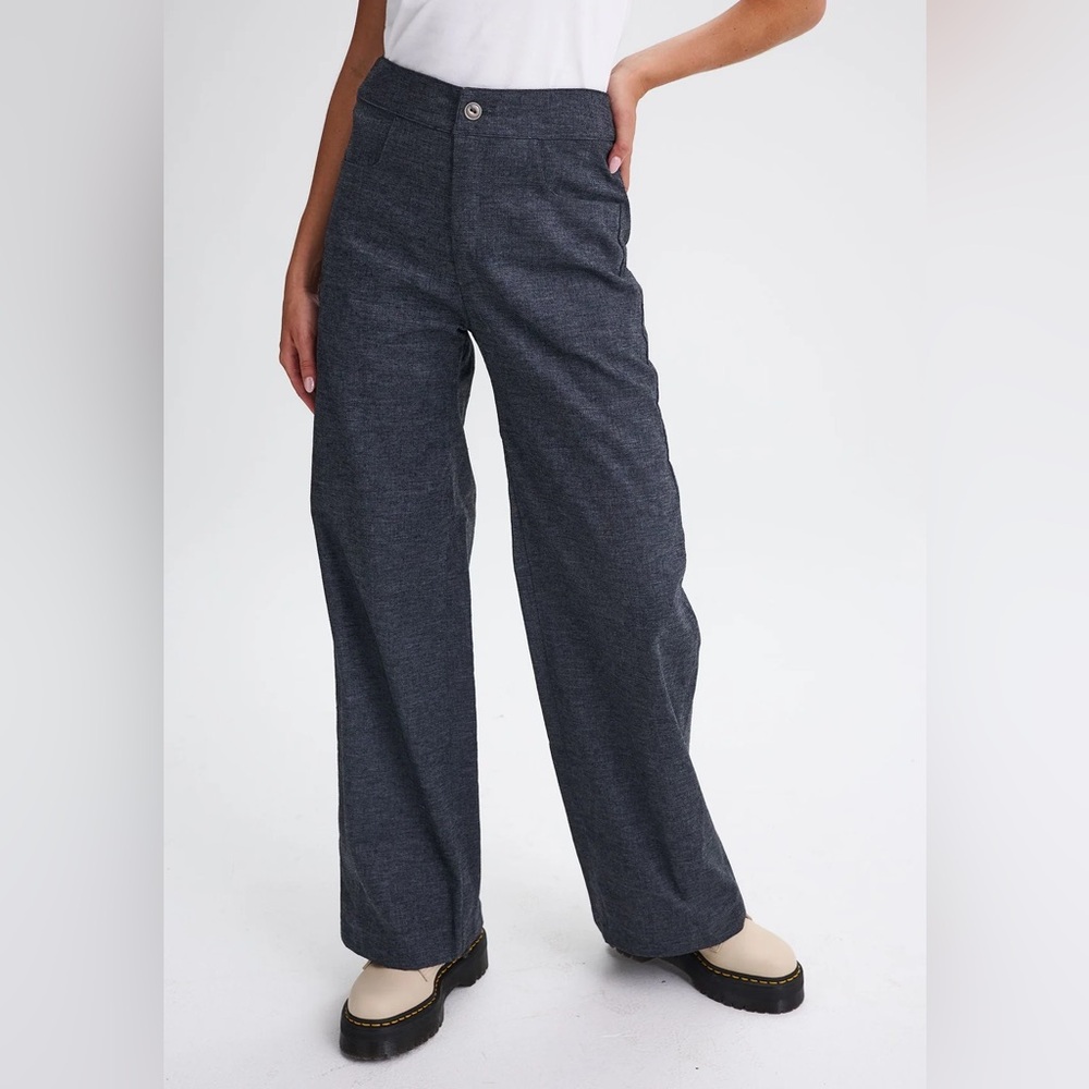 *Made in Canada* Gray High Waisted Flared-Leg Pants